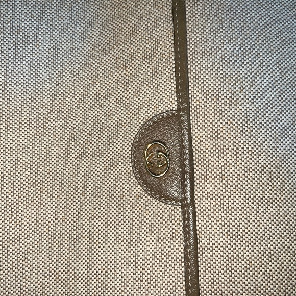 Vintage Gucci Clutch - Picture 9 of 10